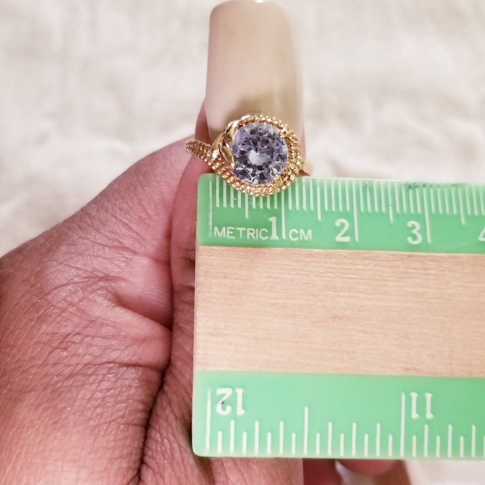 10k Aquamarine stone set in yellow gold ring sz5